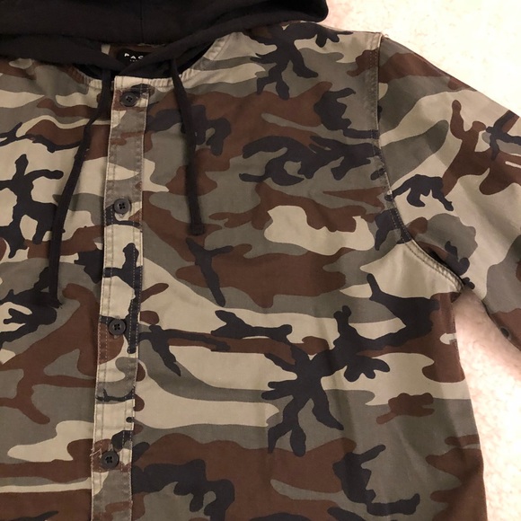 PACSUN Hooded Camo Long Sleeve Button Up Shirt - Picture 5 of 8